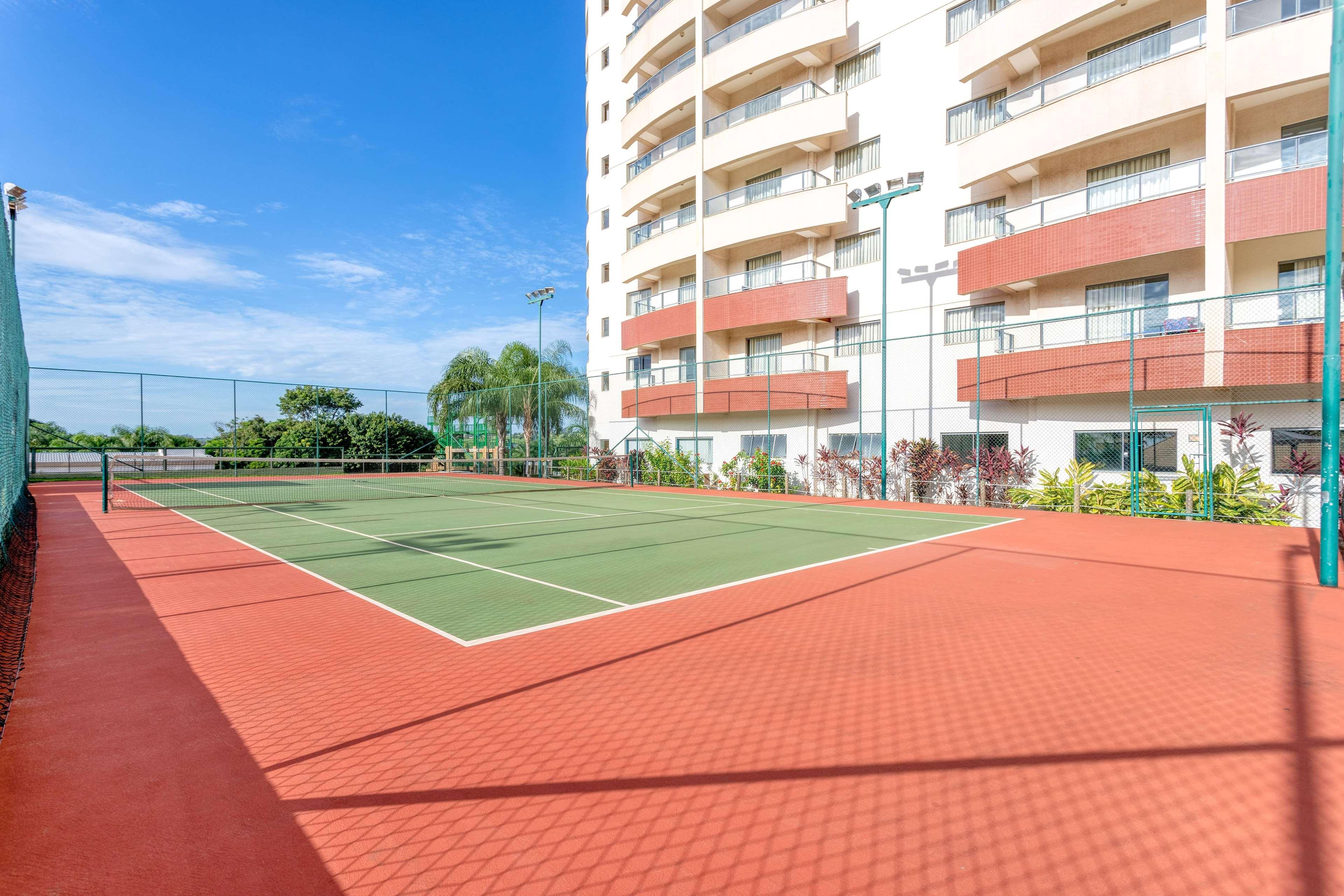 Wyndham Olimpia Royal Hotels Екстериор снимка Tennis Courts